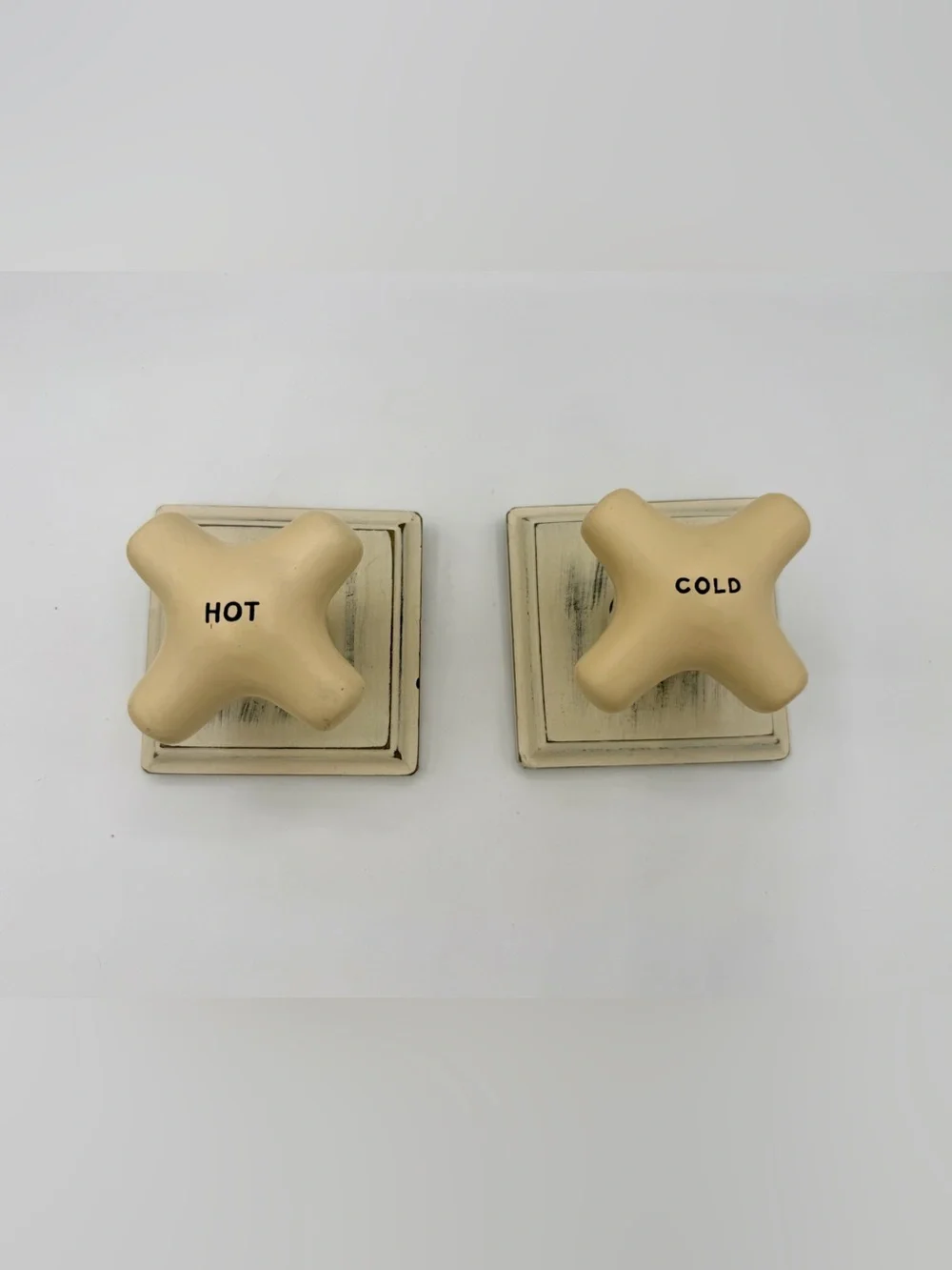 Decorative Hot & Cold Faucet Knob Wall Plaques Rustic Distressed Bathroom Decor